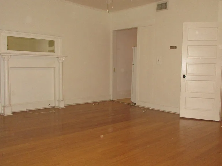 2824 Saint Paul Street — Photo 10