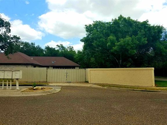 3rd image of 1601 Eagle Trace Dr