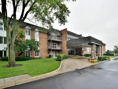 4250 Saratoga Ave APT L202, Downers Grove, IL, 60515