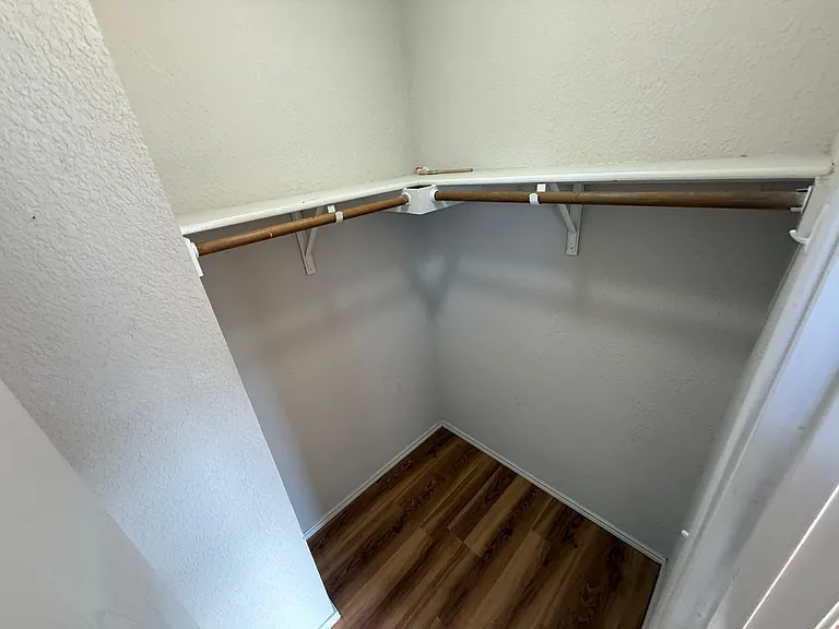 7109 Thannas Way — Photo 5