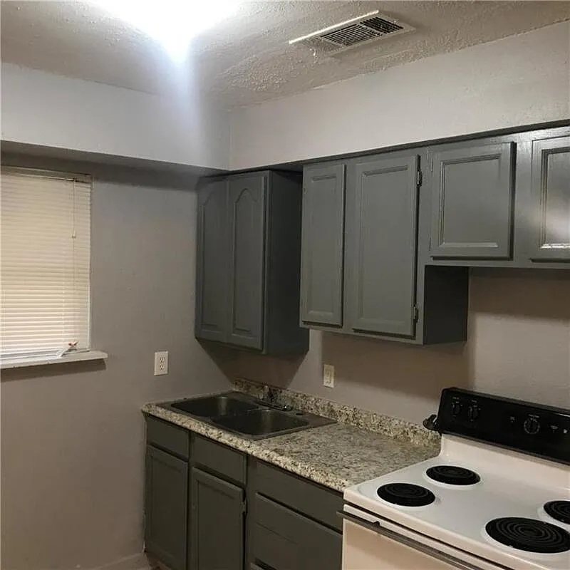 5 bed, 2.0 bath, 1234 sqft, $1,404 — Photo 1