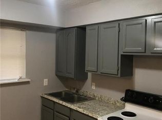 211 Bradshaw St, Terrell, TX 75160
