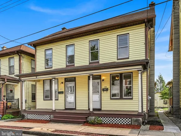 204-206 W Carpenter Ave, Myerstown, PA 17067