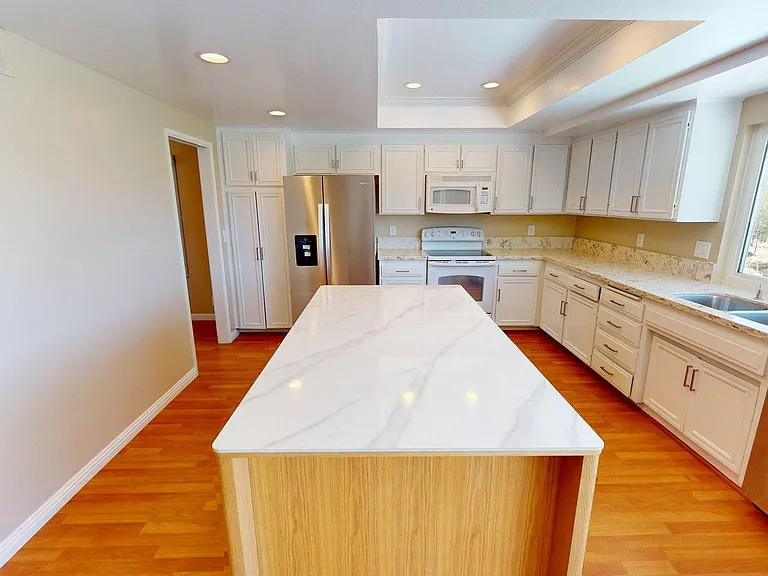 2080 Channelford Rd — Photo 27