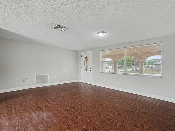 3rd image of 7037 Magnolia Valley Dr