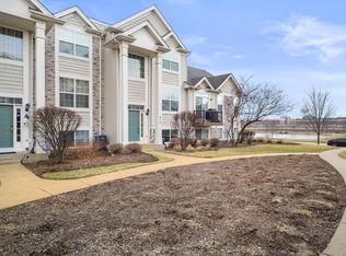 914 Summit Creek Dr, Shorewood, IL 60404