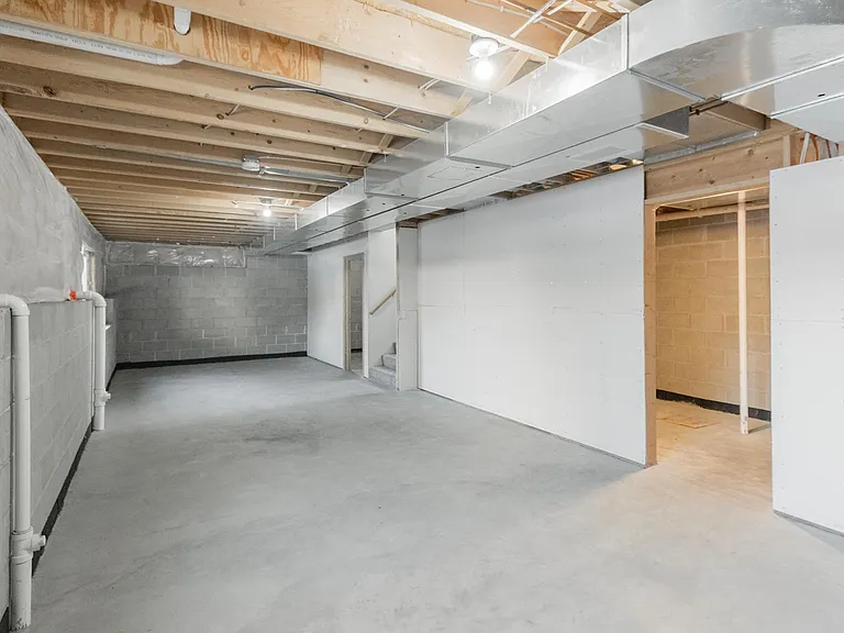 1760 Wyndam Dr — Photo 28