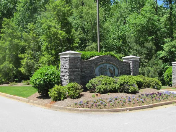 310 Willow Pointe Dr, Lagrange, GA 30240