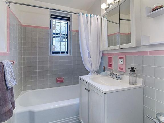 5th image of 61 Oliver St APT 3S