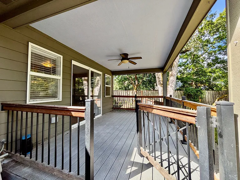 17147 Warren Ct — Photo 32