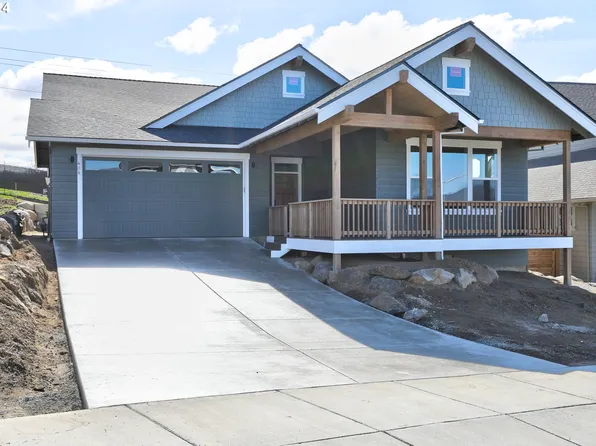 406 W 21st St, The Dalles, OR 97058