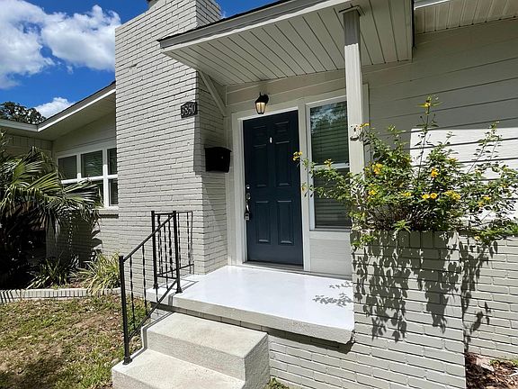 2nd image of 3850 Bayou Blvd