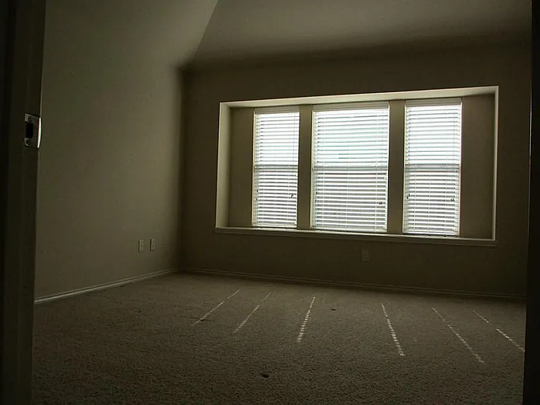 6031 Lynwood Banks Ln — Photo 10