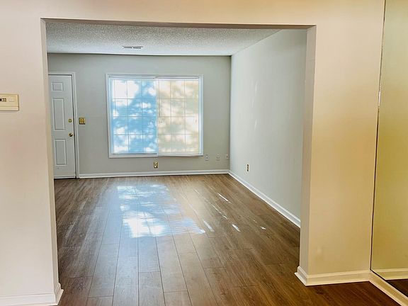 5th image of 237 High Creek Dr