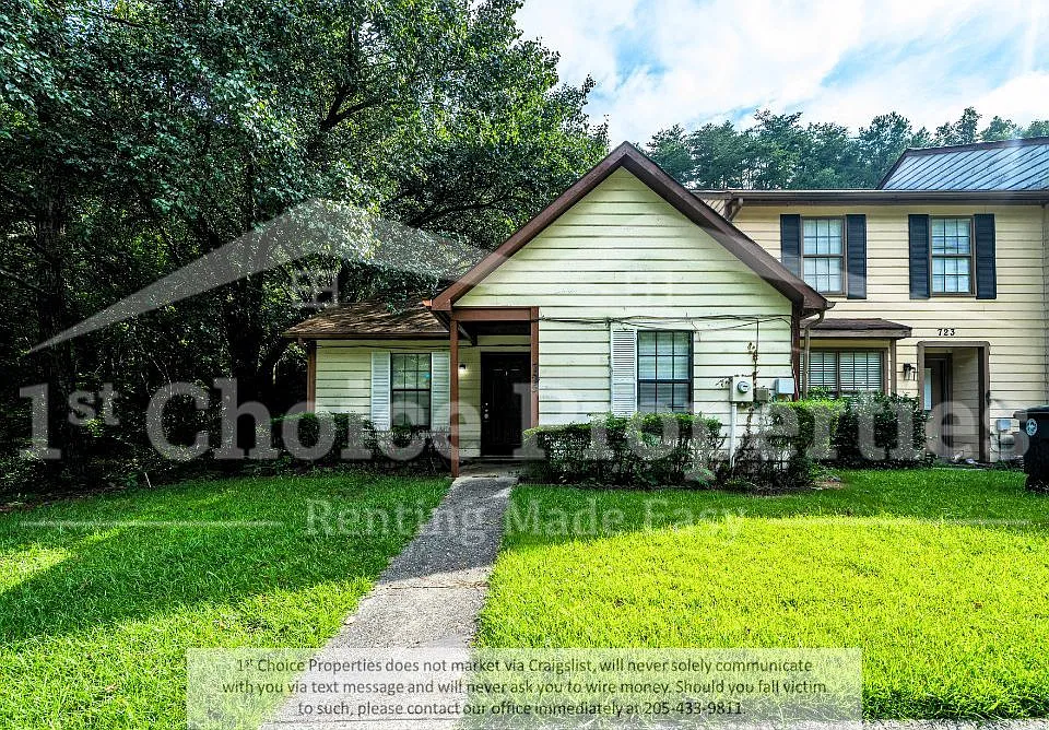 725 Carson Rd