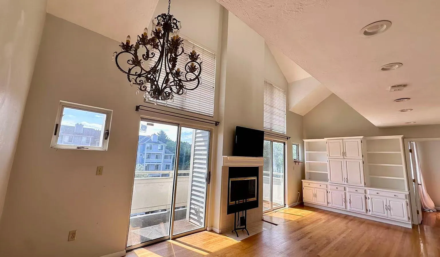 2 bed, 2.0 bath, $2,625 — Photo 2