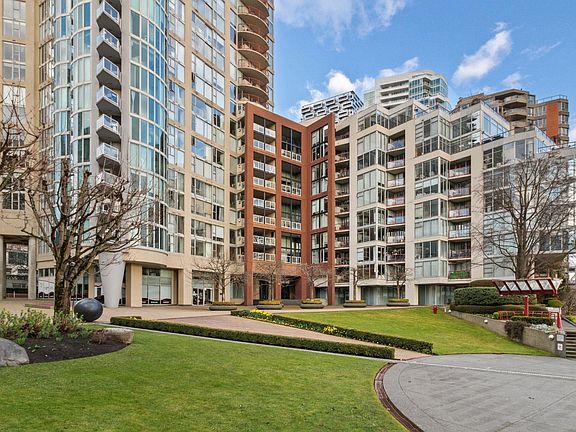 2nd image of 990 Beach Ave #505
