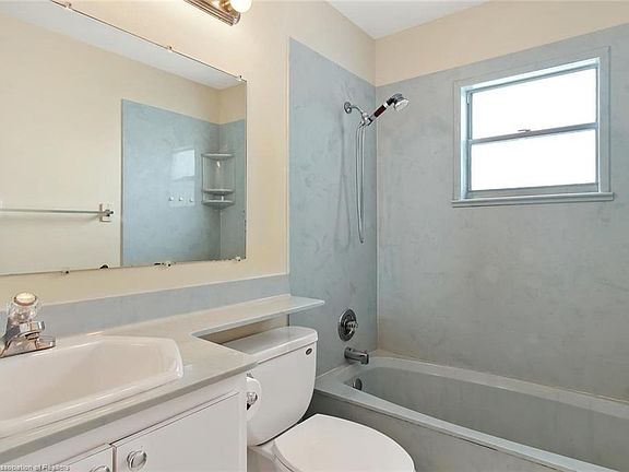 4th image of 129 Rosemary Ave
