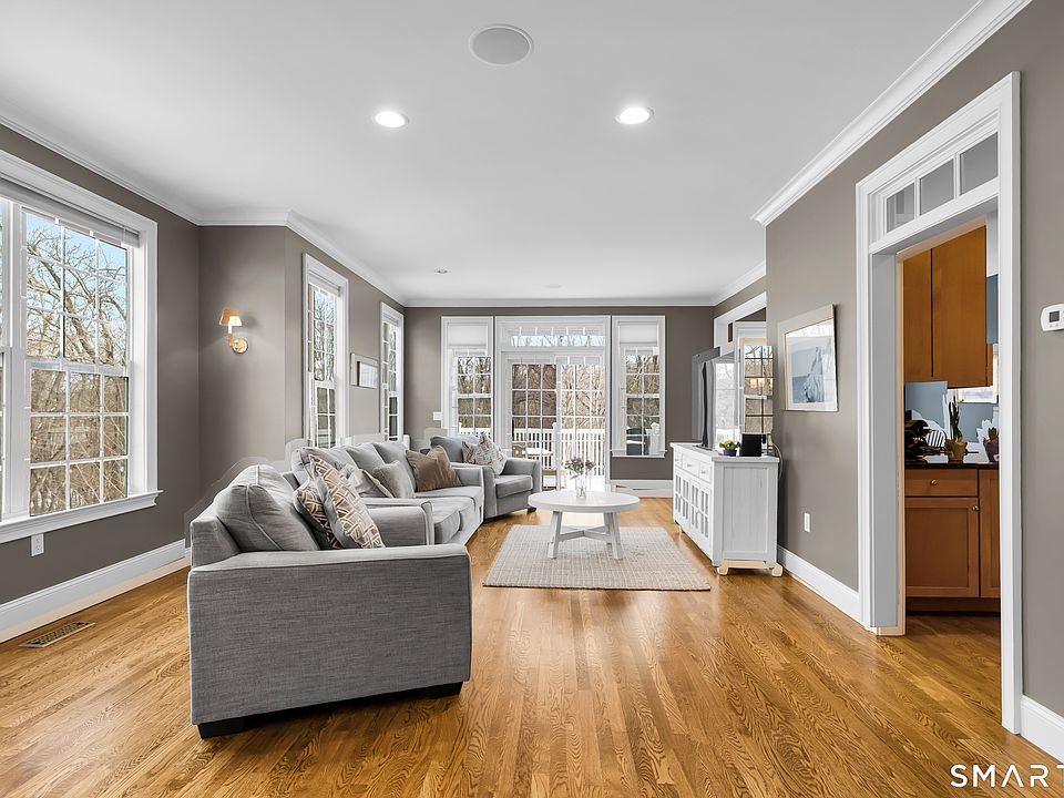 1st image of 162 Hunter Drive #162