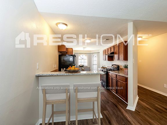 3rd image of 13710 Sableglen St