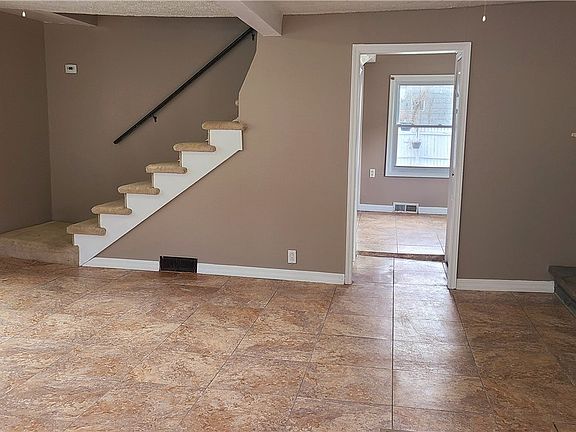 3rd image of 408 Seneca Dr