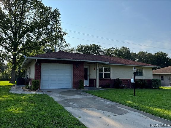 3rd image of 3315 N Tamarisk Ave