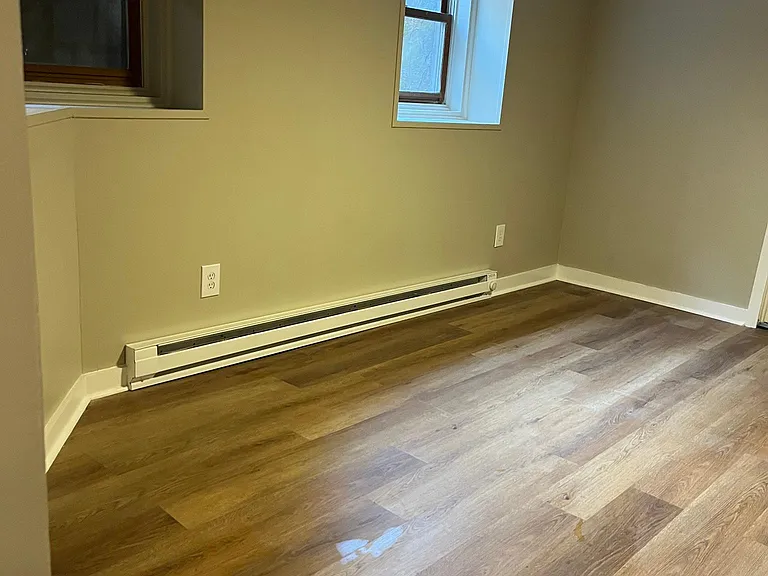 123 2nd St #BASEMENT — Photo 3