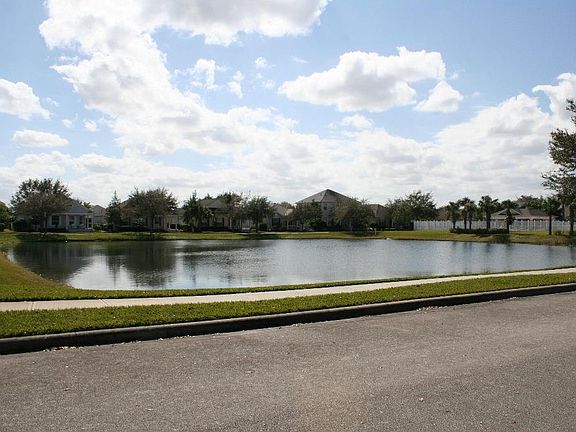 Home For Sale In Pointe West