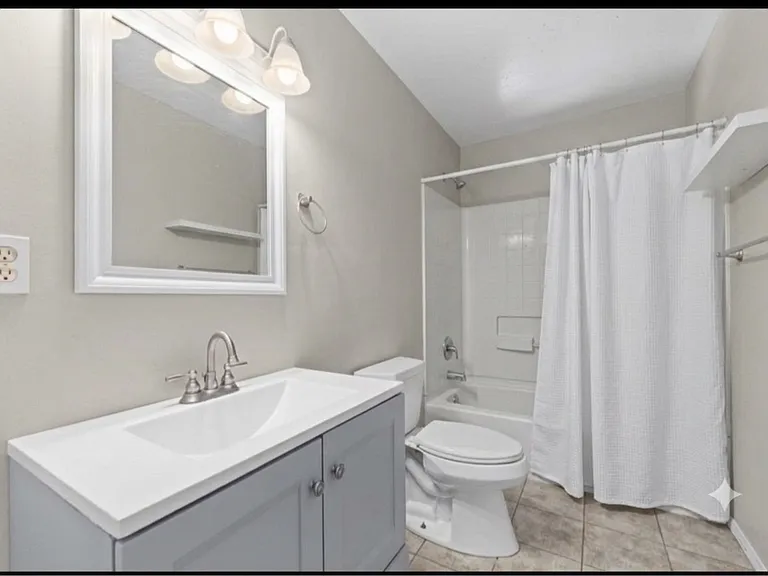 708 White Ln — Photo 6
