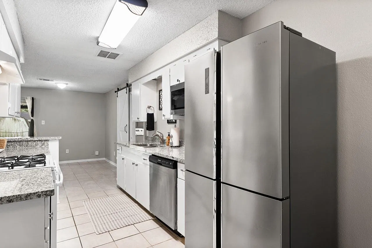 4 bed, 1.5 bath, 1487 sqft, $1,950 — Photo 4