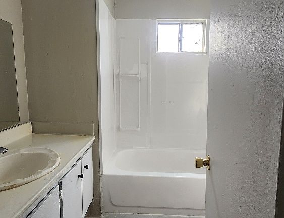 2nd image of 1481 Palm St Unit 208