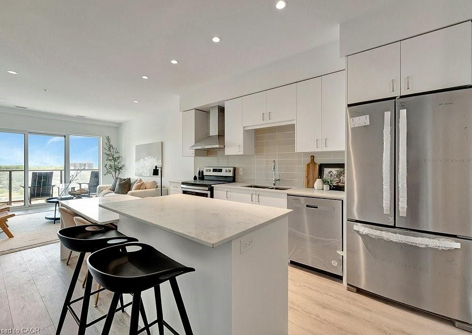 1st image of 15 Glebe St #1511