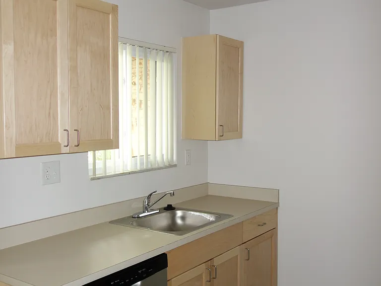 403 N Rochester Rd #7 — Photo 3