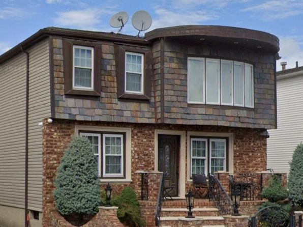 7 Rockville Ave