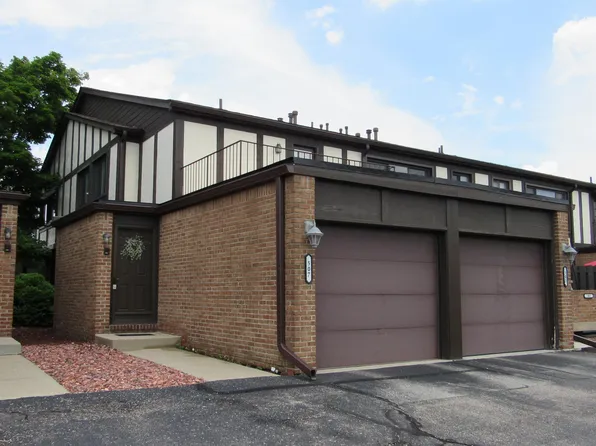 507 Country Club Dr, Saint Clair Shores, MI 48082