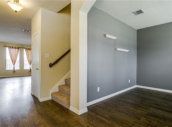 3rd image of 312 Fawn Meadow Dr
