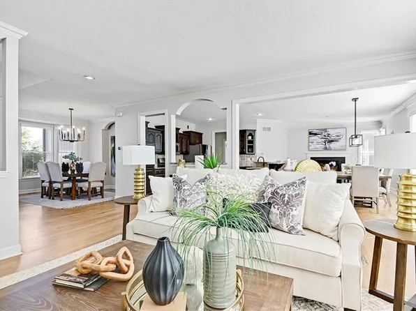 5012 W 163rd St, Overland Park, KS 66085