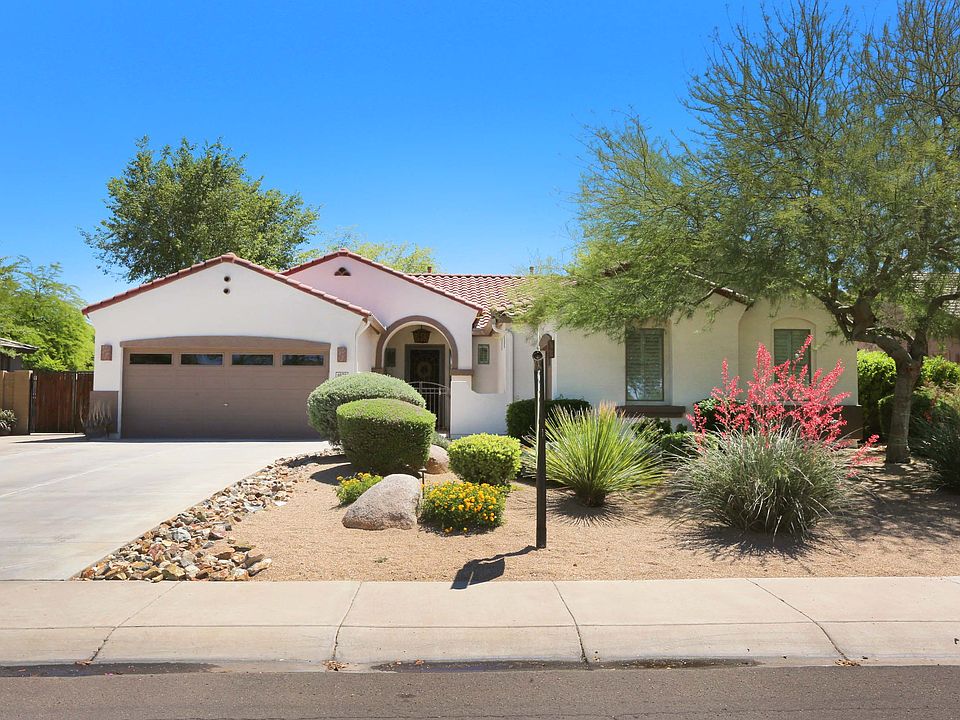 1st image of 1079 N Balboa Dr