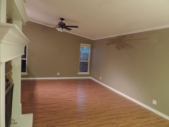 2nd image of 1102 W Northgate Dr