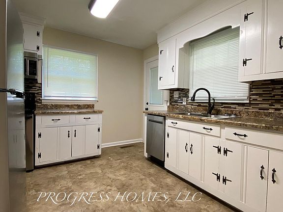 4th image of 1517 Somerville Rd SE