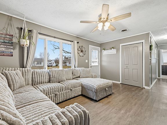 5th image of 751 Center Dr