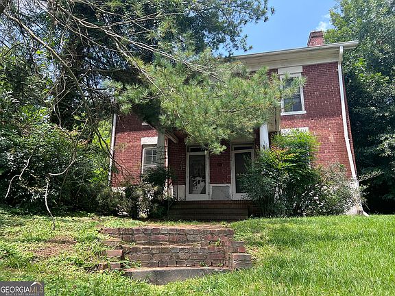 2nd image of 123 NW Congress St