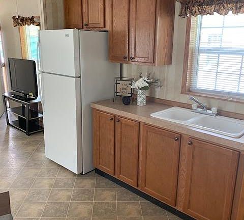 4th image of 4416 N 127th Plz #27