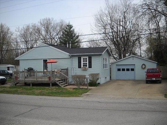 2nd image of 722 Rosewood St