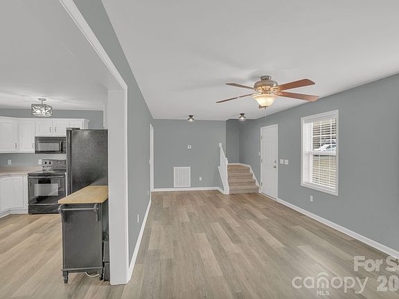 4th image of 10425 Idlewild Rd