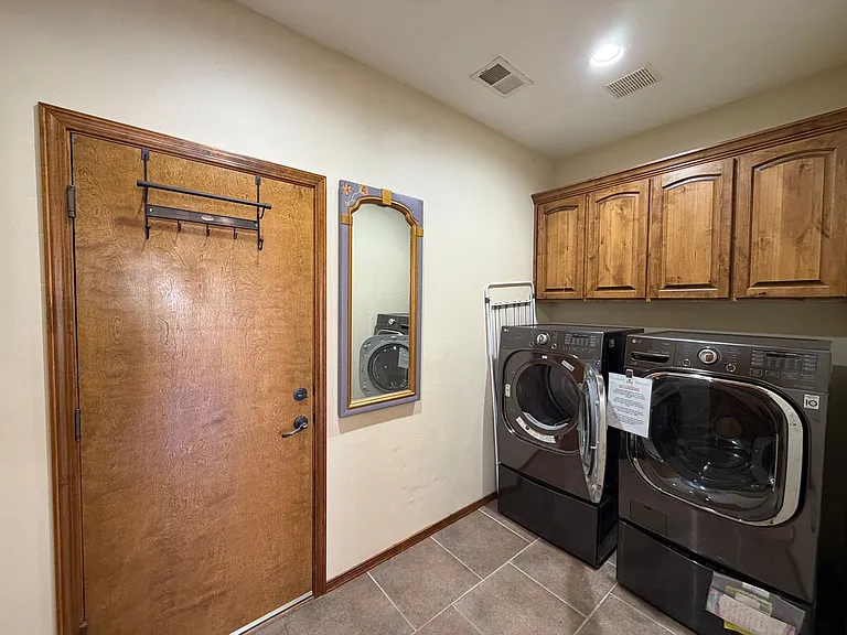 6323 Pima Pl NW — Photo 41