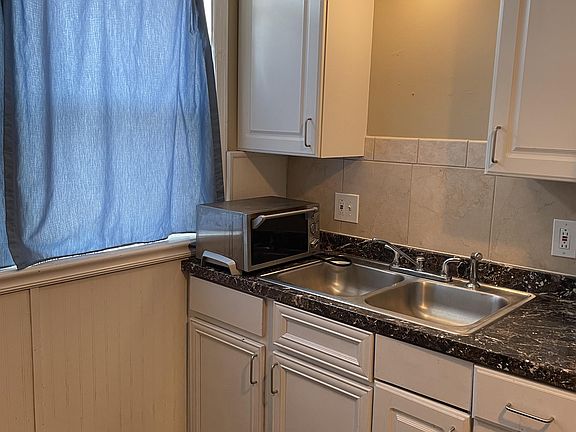 3rd image of 4922 Kemper Ave #1F