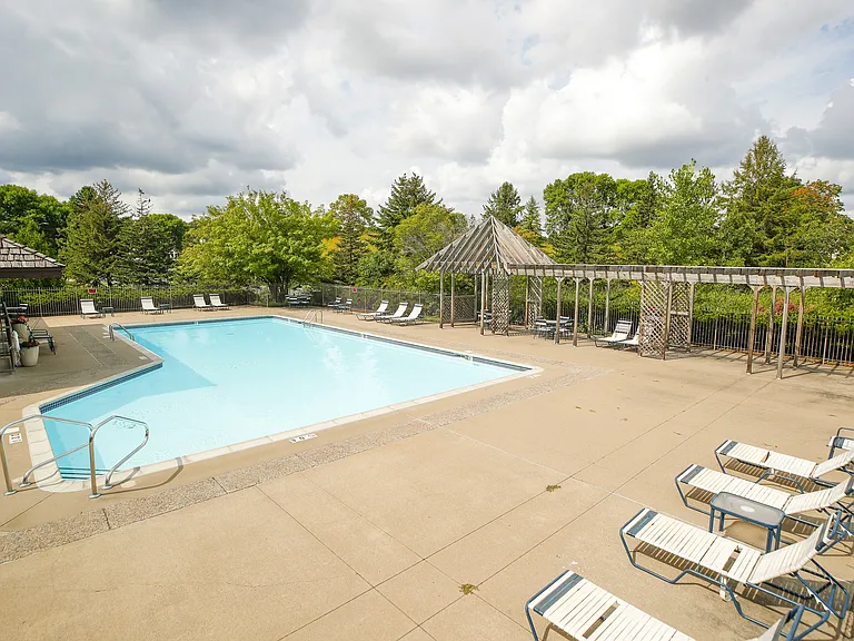Oak Pointe Apartments — Photo 76