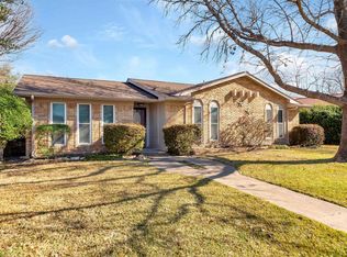 712 Bowie St, Forney, TX