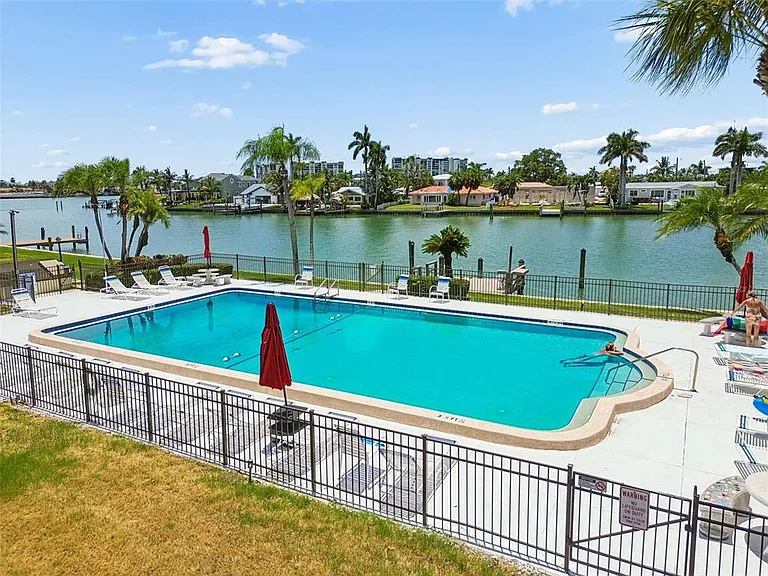 505 Plaza Seville Ct #12 — Photo 33